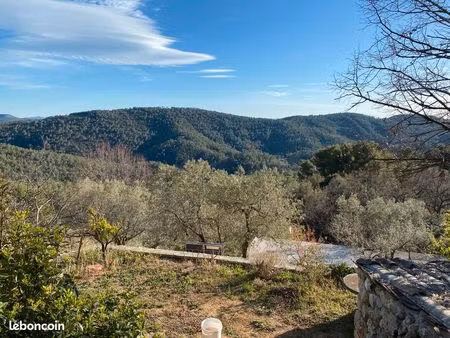 grande villa familiale avec vue panoramique sur les collines varoises