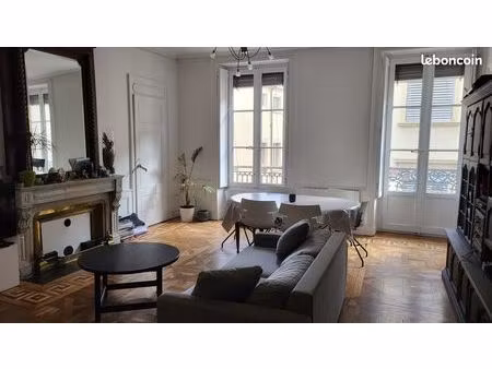 location appartement 83 m² proche bellecour 69002