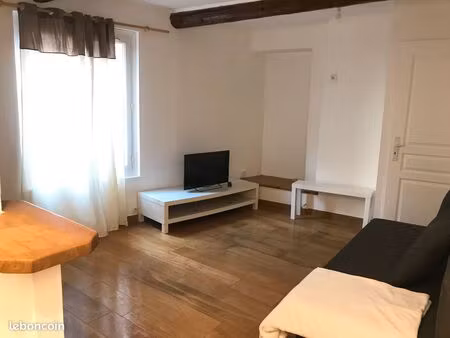 location en meublée maison de ville type 2 centre ancien istres