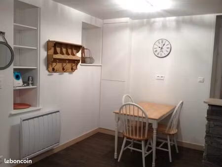 appartement refait à neuf  disponible 20 février