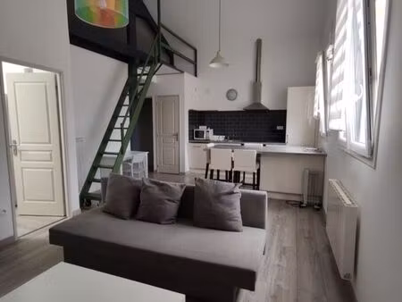 loue f2 proche centre ville