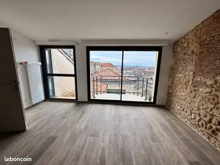 appartement . 3 pièces . 69m²