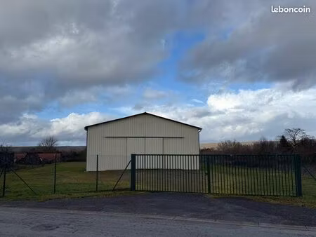 local 320m2 grande hauteur avec terrain 2300m2