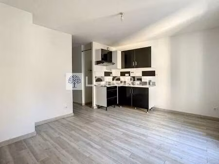 location appartement 2 pièces à parthenay (79200) : à louer 2 pièces / 37m² parthenay