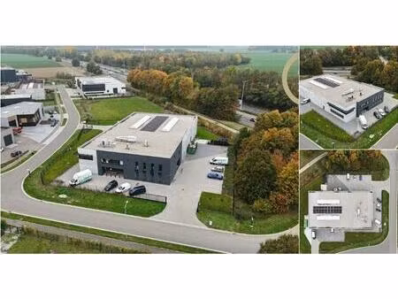 surface industrielle à louer de 1700 m² à fernelmont (vbd83693)