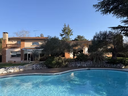 maison de luxe à vendre dans le quartier maurens