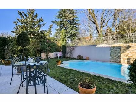 maison de luxe à vendre dans le quartier saint rambert