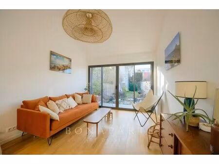 maison de luxe à vendre dans le quartier bergère-moulin