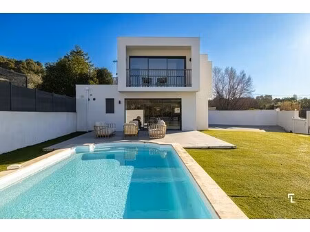 villa de luxe à vendre dans le quartier les caillols