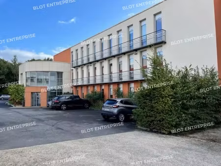 a vendre a louer - immeuble de bureaux 1800 m² - melesse (35)