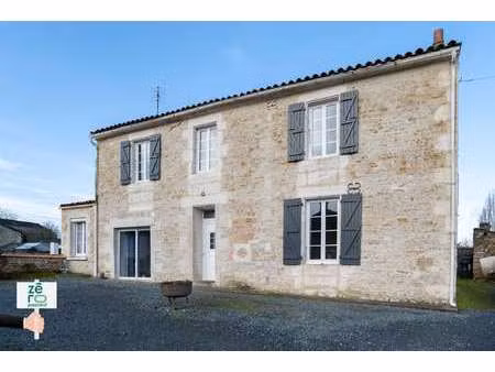 vente maison à sainte-hermine (85210) : à vendre / 135m² sainte-hermine