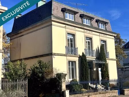 immeuble de caractère à usage commercial