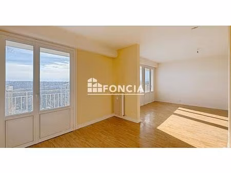 appartement t4 lumineux — ascenseur  balcon et gardien