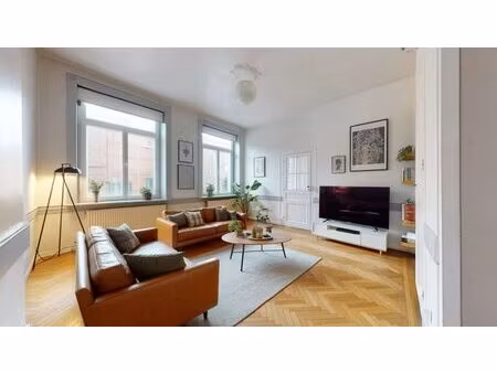 très beau t3 de 84m² - avenue des frères lumière - lyon