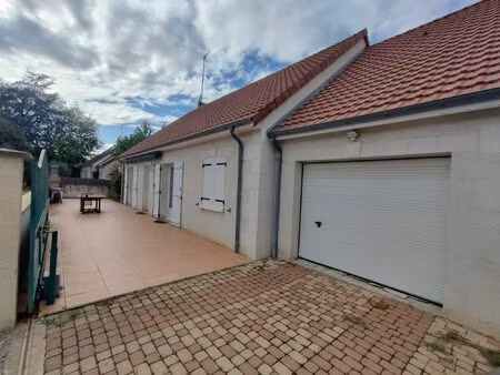 maison 5 pièces plain-pied bien située