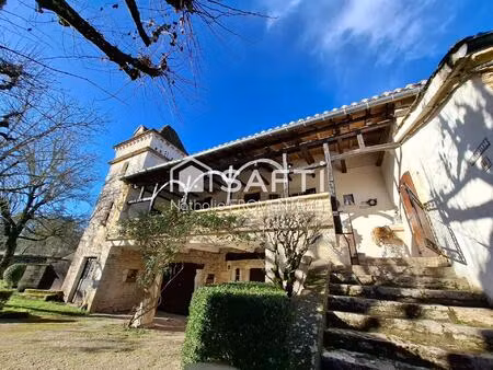 maison ancienne en pierre avec 1 gîte et 2 chambres d'hôtes