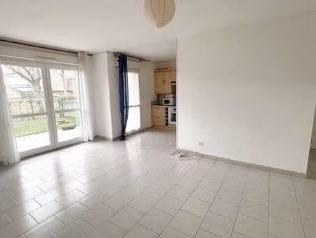 location appartement 3 pièces à forges-les-eaux (76440) : à louer 3 pièces / 69m² forges-l