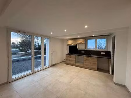 location maison au fenouiller (85800) : à louer / 54m² le fenouiller