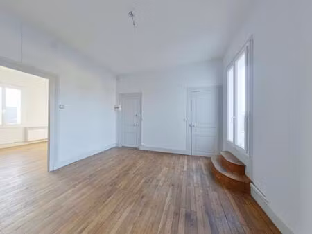 appartement t2bis avec balcon et bureau - quartier prébendes