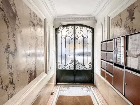 jules joffrin - espace pour deux postes de travail