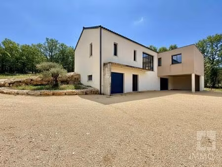 maison contemporaine sur sous-sol