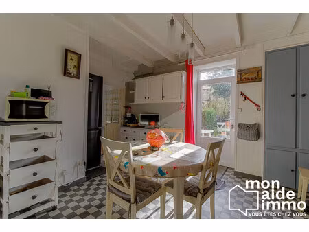 maison de bourg et ses dépendances