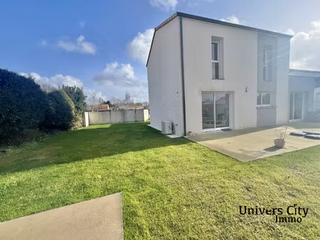 masion contemporaine de 2024 aux normes re2020