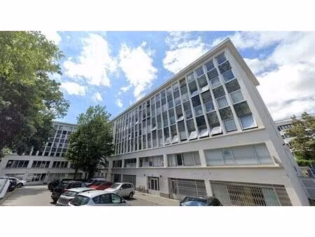 location bureau le chesnay 96 m²