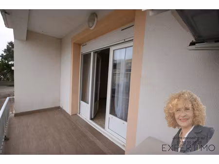 grand studio  terrasse  proche centre ville