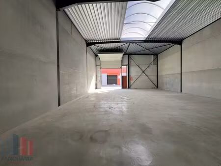 commercieel te huur in evergem