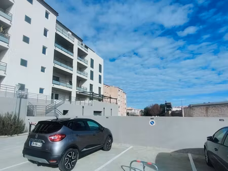 place de parking centre ile rousse