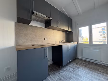 quartier montmailler  t2 complètement rénové avec goût