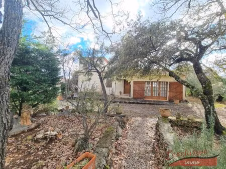 a régusse  en exclusivité  villa authentique de 124m2 sur 835m2