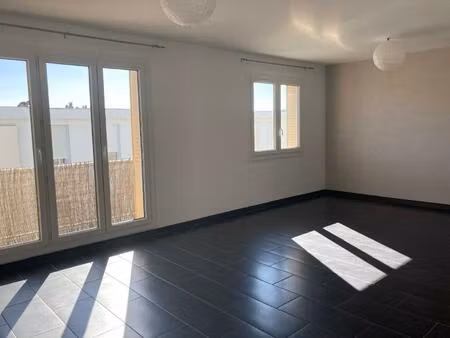 location appartement 4 pièces 69m² valence 26000