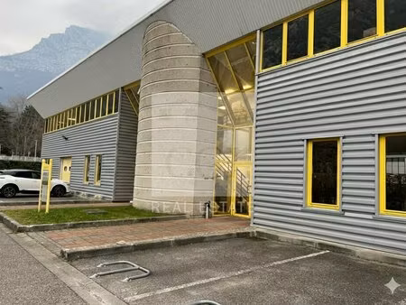 location local professionnel 368m² st egreve 38120
