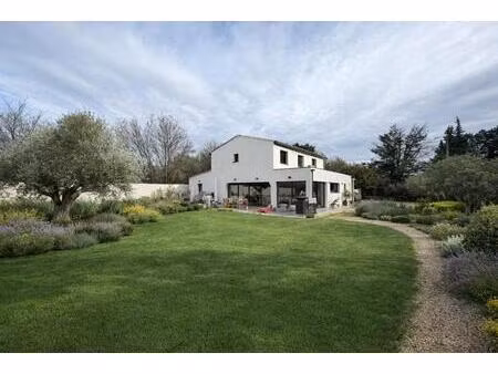 magnifique mas renove au coeur des alpilles