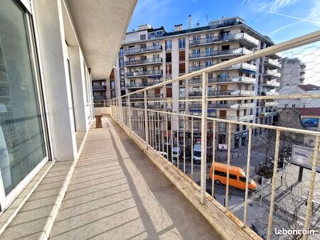 grand t4 de 112 m² avec terrasse filante de 23 m² + cave – ensoleillé avec vue dégagée et 