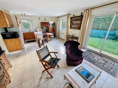 petite maison au dessus du port de saint quay!