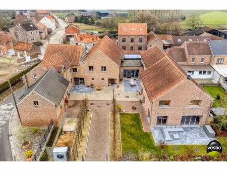 hoevewoning op 64a59ca in een landelijke omgeving.