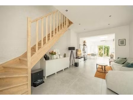 volledig gerenoveerder woning vlakbij centrum lier