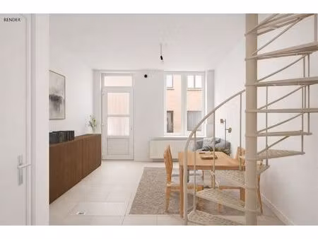 gezellige stadswoning met 2 slpks en buitenruimte!