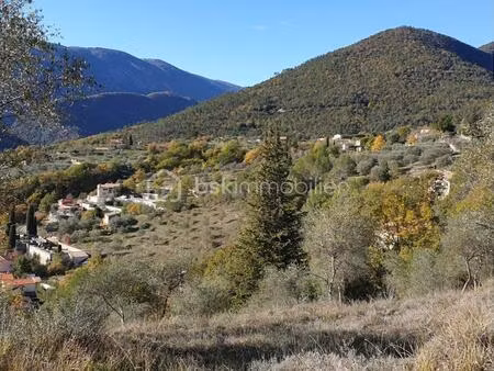 terrain de 1 523 m² à pierrefeu