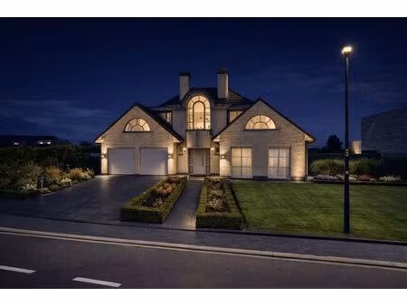 exclusieve architecturale villa te koop – uitzonderlijk rustig gelegen te everberg (korten