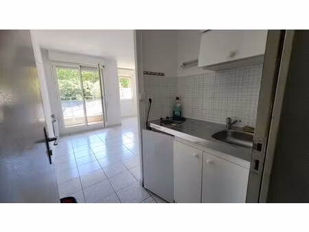 salon proche du lycée adam de craponne