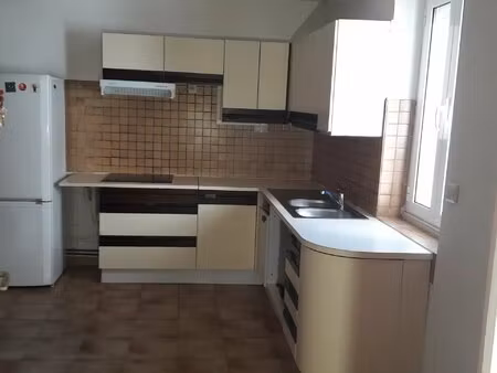 appartement av de la gloire sur cour
