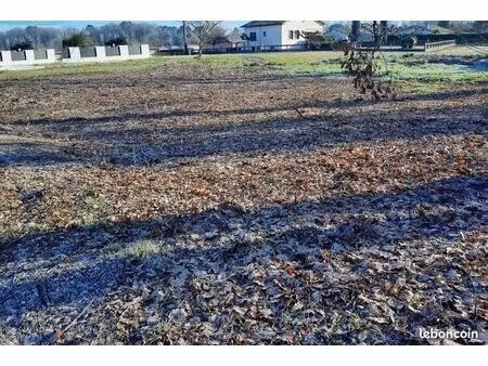 terrain 450 m² laruscade