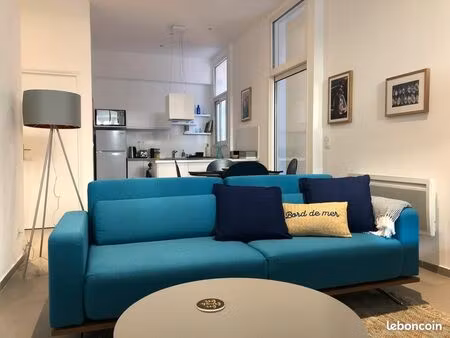 a louer 1 mois superbe 2p au coeur du port de nice