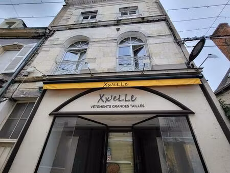 immeuble mixte  commerce et 4 logements