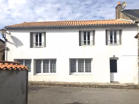 vente maison 4 pièces  104.18m²  la mothe achard