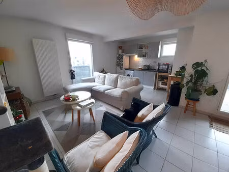 vente appartement 3 pièces  68.91m²  bègles